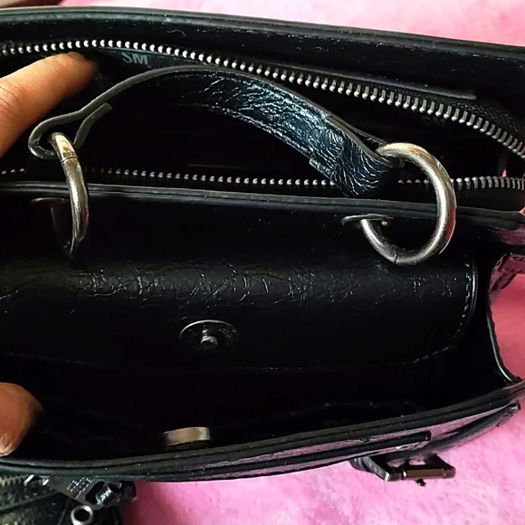 ◇STEVE MADDEN◇ メタル ショルダーバッグ black 送関込 犬飼京×DEVICE】metal plate 2way shoulder bag/メタルプレート